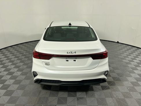 Certified 2024 Kia Forte LXS w/ LXS Technology Package FWD image 4