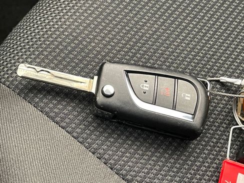 Used 2025 Toyota RAV4 LE image 22