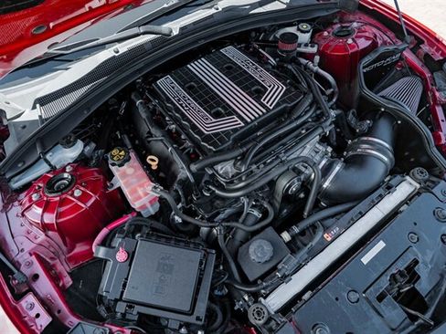 Used 2018 Chevrolet Camaro ZL1 RWD image 17