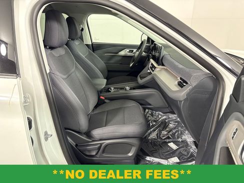 New 2026 Ford Explorer Active RWD image 5