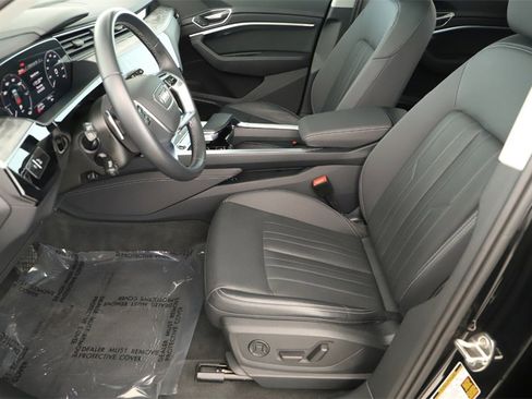 Certified 2024 Audi Q8 e-tron Premium Plus image 24