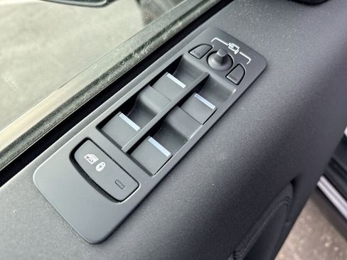 Used 2023 Land Rover Discovery Sport S AWD/4WD image 13