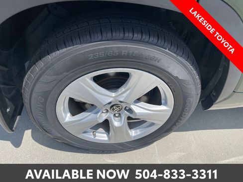 Used 2023 Toyota Highlander L FWD image 11