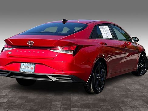 Used 2023 Hyundai Elantra SEL image 5