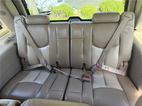 Used 2004 GMC Yukon Denali image 12