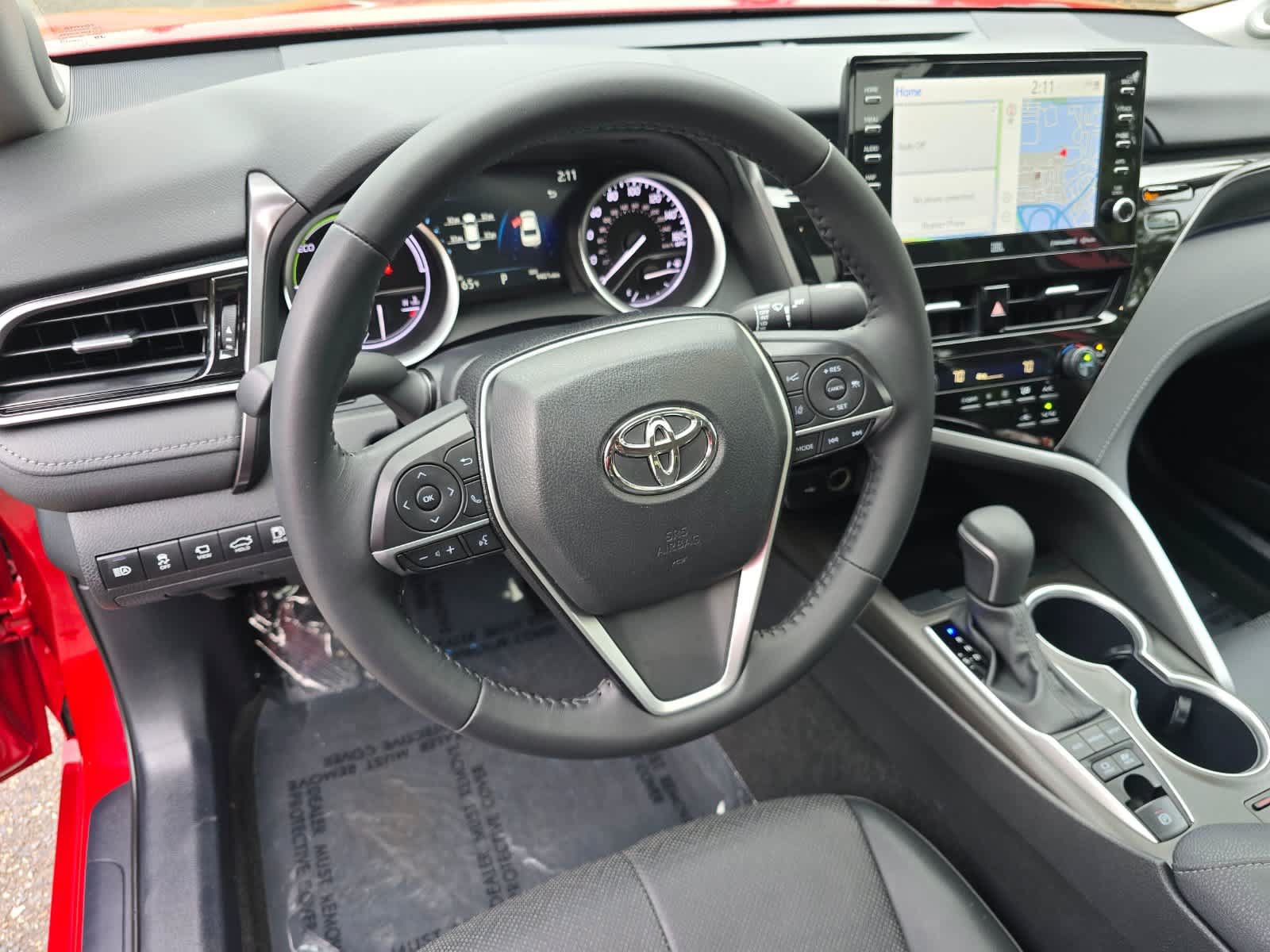 Used 2024 Toyota Camry XLE w/ Navigation Package FWD image 2