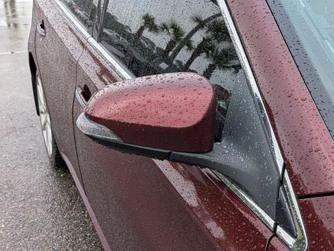 Used 2014 Toyota Avalon Limited FWD image 12