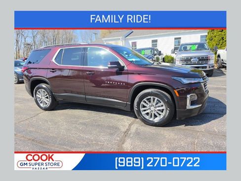 Used 2023 Chevrolet Traverse LT FWD image 1