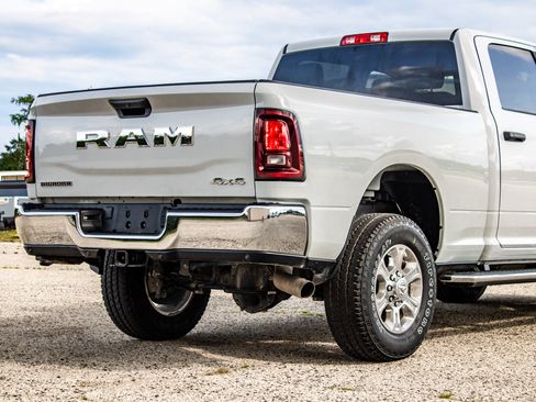 Used 2025 RAM 2500 Big Horn AWD/4WD image 18