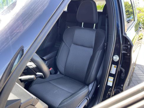 Used 2022 Mitsubishi Outlander ES FWD image 12