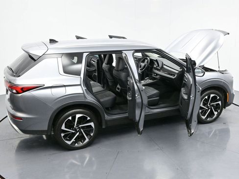 Used 2022 Mitsubishi Outlander SE image 45