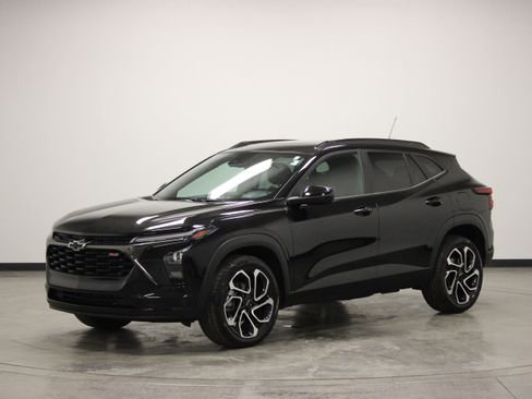 Used 2024 Chevrolet Trax RS w/ Sunroof Package FWD image 4