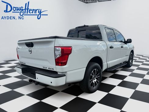 Used 2024 Nissan Titan SV AWD/4WD image 5
