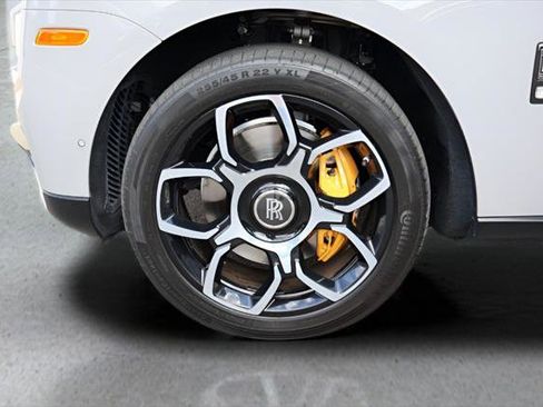 Certified 2023 Rolls-Royce Cullinan Black Badge image 11