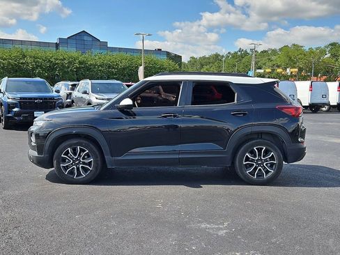 Used 2021 Chevrolet TrailBlazer ACTIV w/ Technology Package FWD image 3
