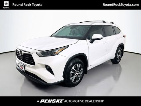 Used 2026 Toyota Highlander XLE image 1