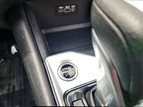 Used 2025 Nissan Altima 2.5 SV FWD image 14