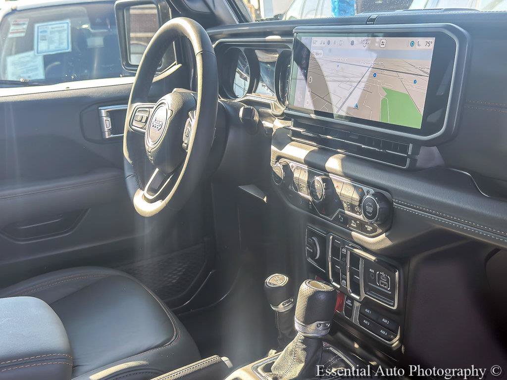 Certified 2025 Jeep Gladiator Mojave AWD/4WD image 30