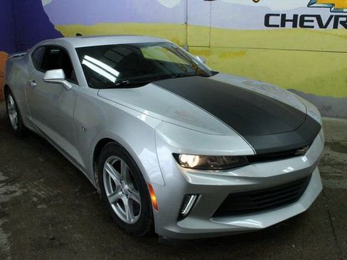 Used 2018 Chevrolet Camaro LT image 4