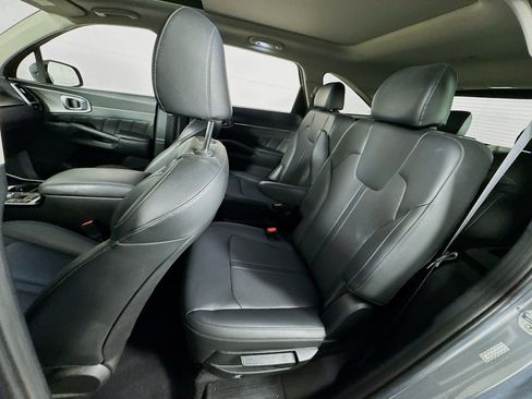 Used 2021 Kia Sorento SX image 18