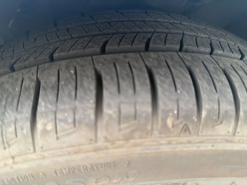 Used 2012 Hyundai Elantra Limited FWD image 3