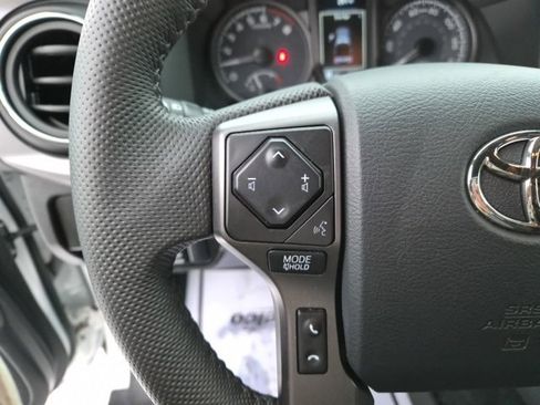 Used 2023 Toyota Tacoma TRD Off-Road image 17