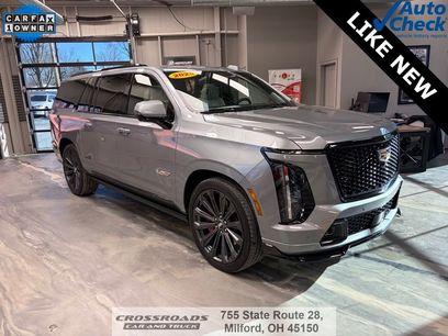 Used 2025 Cadillac Escalade ESV V