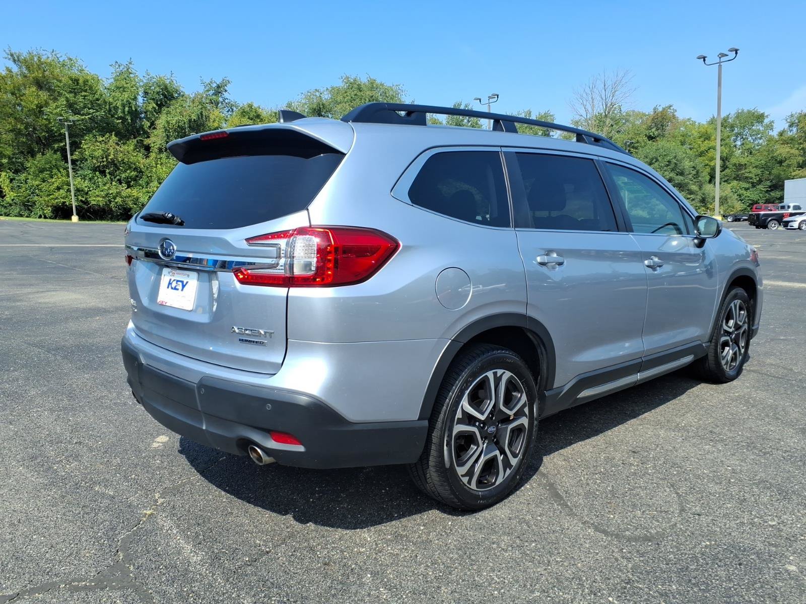 Used 2023 Subaru Ascent Limited AWD/4WD image 7