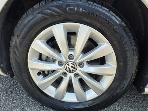 Used 2013 Volkswagen Passat 2.5 S FWD image 9