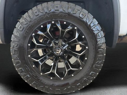 Used 2024 Chevrolet Silverado 3500 High Country w/ High Country Premium Package AWD/4WD image 28
