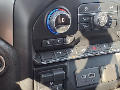 Used 2019 Chevrolet Silverado 1500 LTZ w/ LTZ Plus Package AWD/4WD image 8