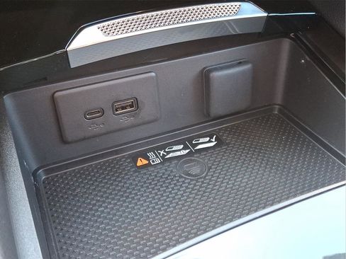 Used 2024 Buick Envision Sport Touring AWD/4WD image 39