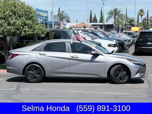 Used 2023 Hyundai Elantra SEL FWD image 4