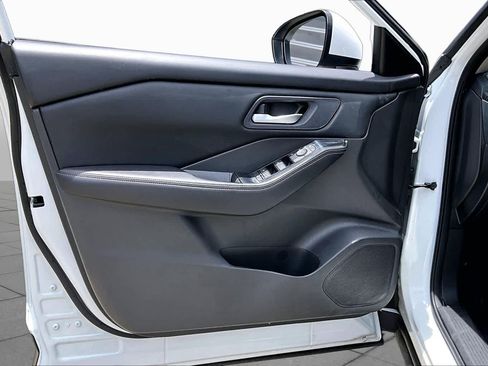 Certified 2024 Nissan Rogue SV FWD image 21