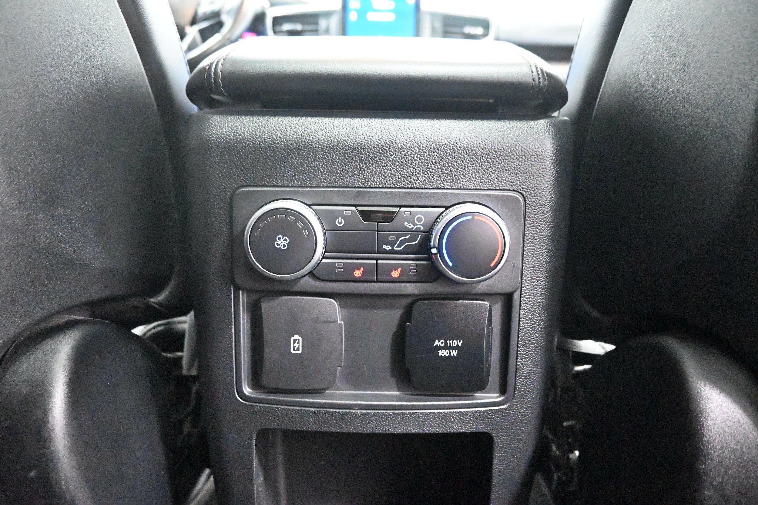 Used 2020 Ford Explorer Platinum w/ Premium Technology Package AWD/4WD image 31