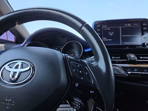 Used 2021 Toyota C-HR XLE FWD image 12