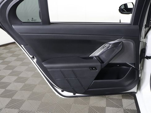 Used 2023 BMW 760i xDrive w/ Parking Assistance Package image 28