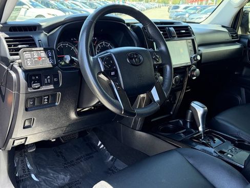 Used 2020 Toyota 4Runner TRD Off-Road Premium AWD/4WD image 25