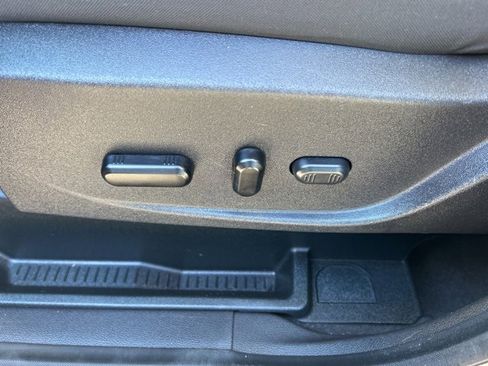 Used 2019 Ford Escape SE image 15