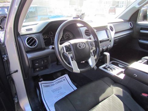 Used 2018 Toyota Tundra SR5 image 9