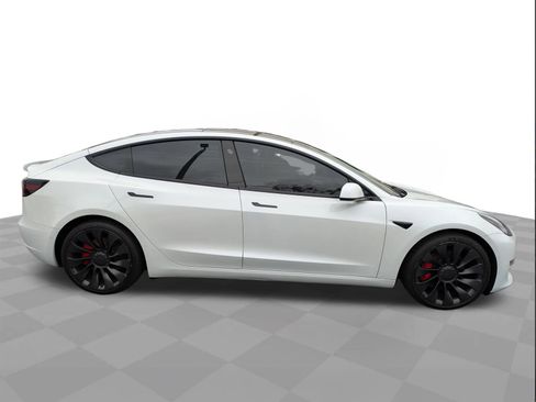 Used 2022 Tesla Model 3 Performance image 3