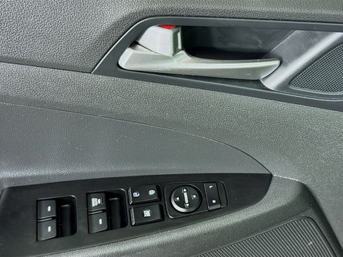 Used 2019 Hyundai Tucson SE image 39