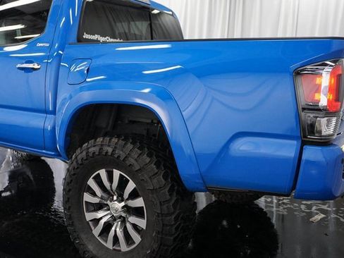 Used 2021 Toyota Tacoma Limited image 5