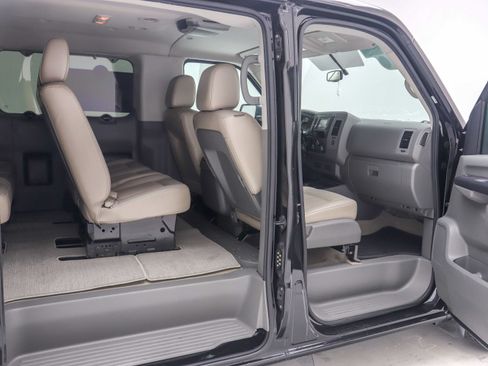 Used 2016 Nissan NV 3500 SL RWD image 12