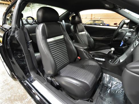 Used 2004 Ford Mustang Mach 1 RWD image 34