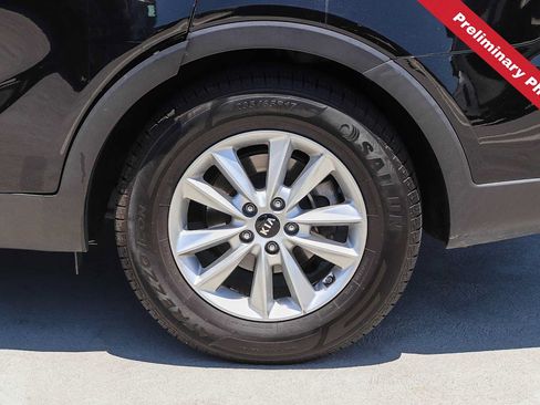 Used 2019 Kia Sorento FWD image 12