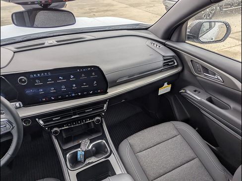 New 2026 Chevrolet Traverse LT w/ LPO, Floor Liner Package FWD image 20