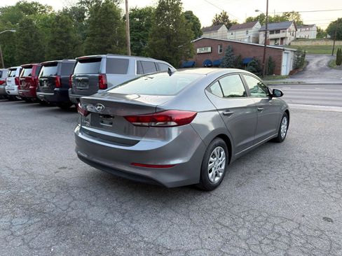 Used 2017 Hyundai Elantra SE FWD image 5