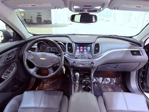 Used 2017 Chevrolet Impala LT w/ Convenience Package FWD image 7