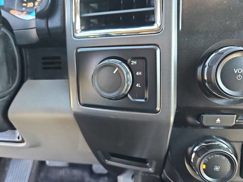 Used 2015 Ford F150 XLT w/ Trailer Tow Package image 21